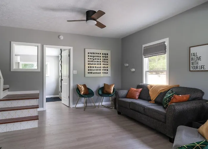 Sand Hill Cottage 3 Bedroom Home Near Purdue! River & Park View